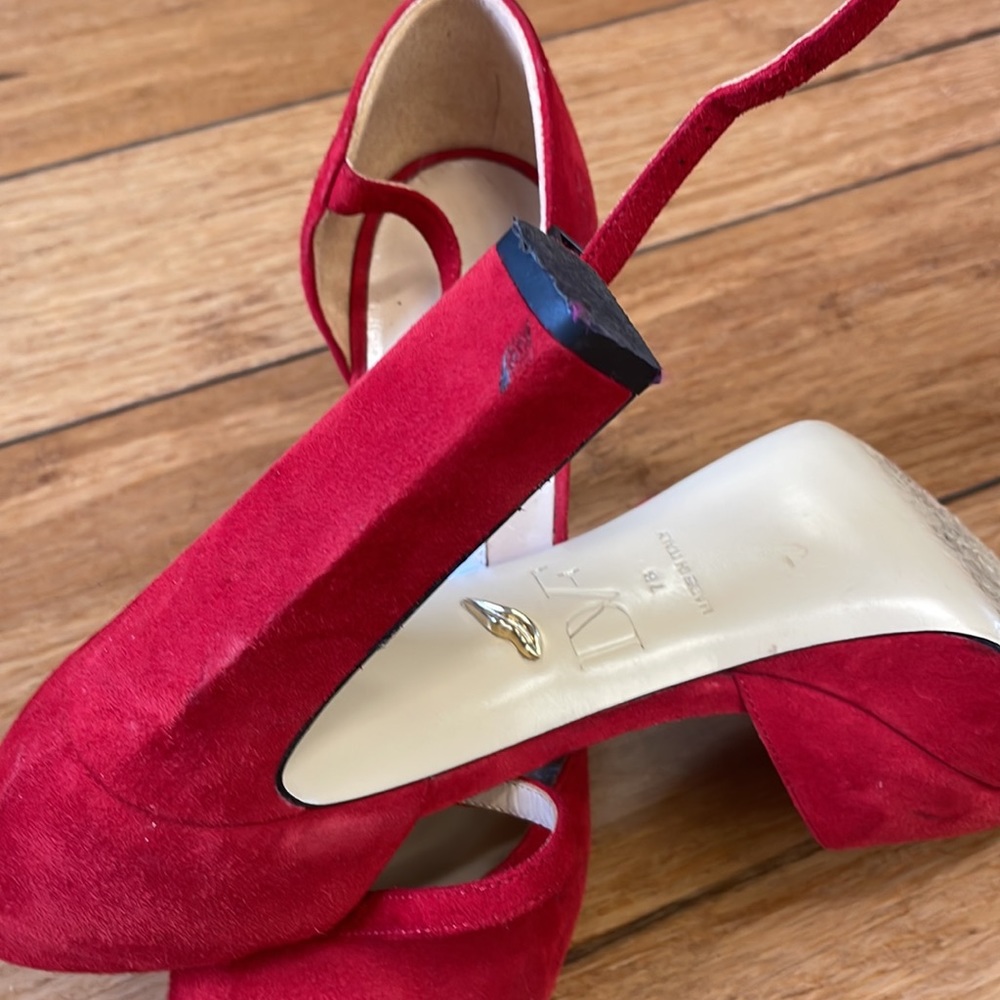 Diane Von Furstenberg crimson suede platform ankle shoes.  Size 7B - Picture 7 of 13